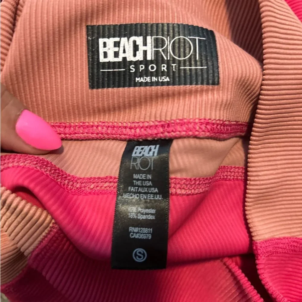 Beach Riot Colorblock Legging in Rouge
Color Block S NWOT - Picture 4 of 4